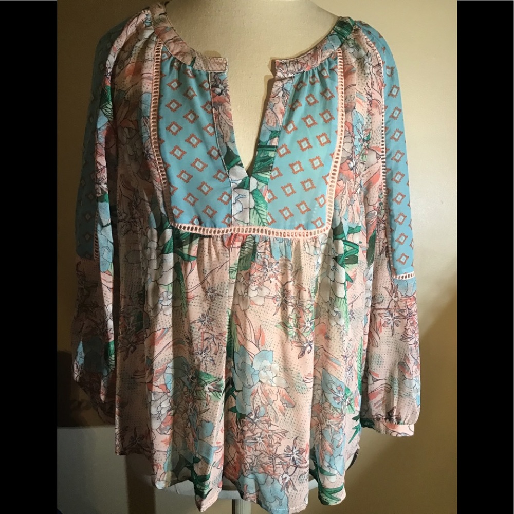 Women’s size Xl love fire top/ blouse